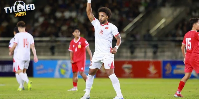 Chân sút Xuân Son được khen do có sự cải thiện